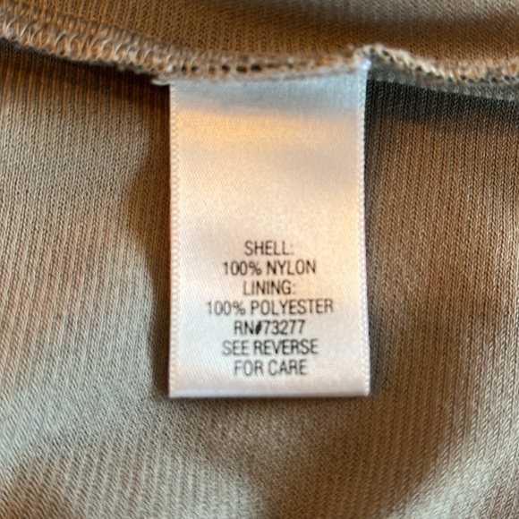 Dana Bachman Woman’s Sleeveless Top - Picture 5 of 7